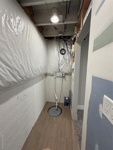 31065 Tremont Lane, Beverly Hills, MI 48025