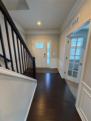 31065 Tremont Lane, Beverly Hills, MI 48025