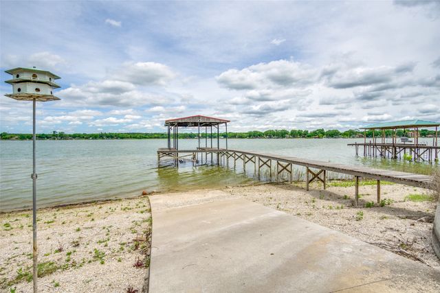 1004 W Lake Drive, Weatherford, TX 76087