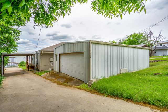 1004 W Lake Drive, Weatherford, TX 76087