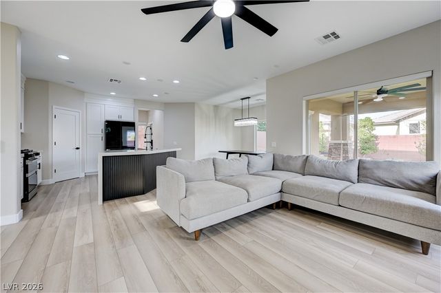 5764 Shadow Bend Drive, Las Vegas, NV 89135