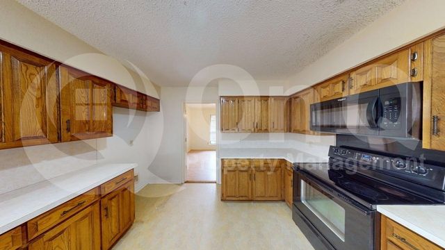 5511 Timber Green Drive, Arlington, TX 76016