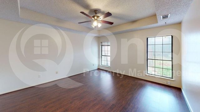 5511 Timber Green Drive, Arlington, TX 76016