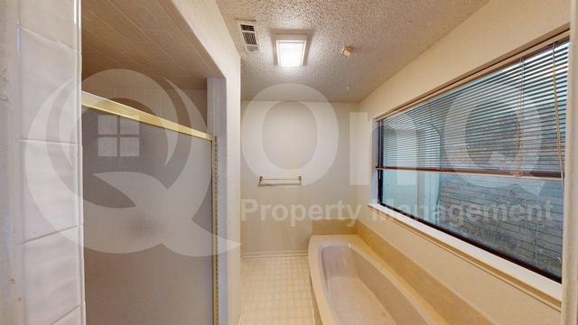 5511 Timber Green Drive, Arlington, TX 76016