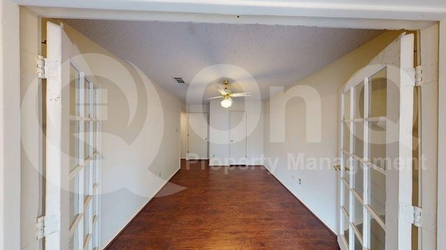 5511 Timber Green Drive, Arlington, TX 76016