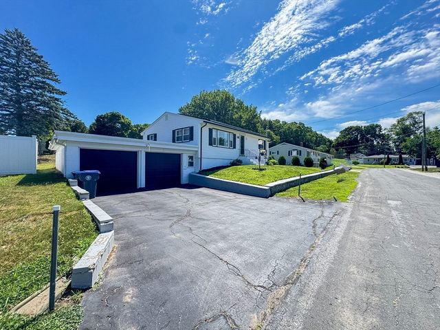 8 Francella Rd, Methuen, MA 01844