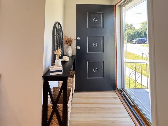 8 Francella Rd, Methuen, MA 01844