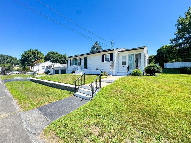 8 Francella Rd, Methuen, MA 01844