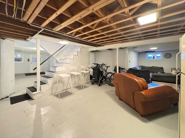 8 Francella Rd, Methuen, MA 01844