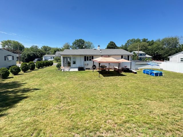8 Francella Rd, Methuen, MA 01844