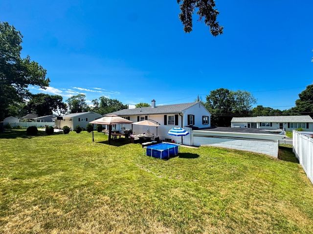 8 Francella Rd, Methuen, MA 01844