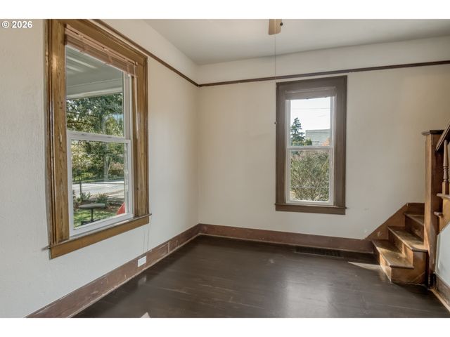 5845 Se HOLGATE Blvd, Portland, OR 97206