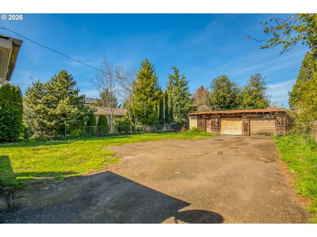 5845 Se HOLGATE Blvd, Portland, OR 97206