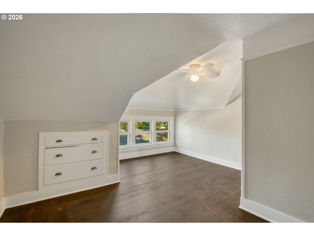 5845 Se HOLGATE Blvd, Portland, OR 97206