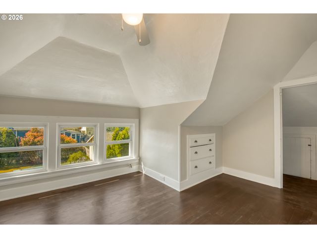 5845 Se HOLGATE Blvd, Portland, OR 97206