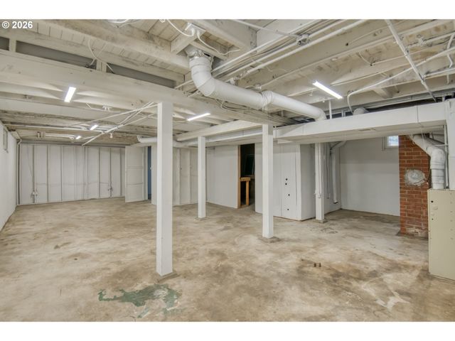 5845 Se HOLGATE Blvd, Portland, OR 97206