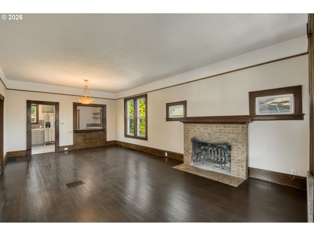 5845 Se HOLGATE Blvd, Portland, OR 97206