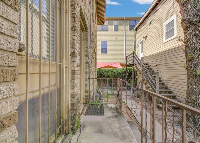 4802 La Branch Street, Houston, TX 77004