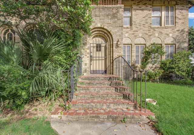 4802 La Branch Street, Houston, TX 77004