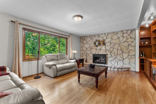 2901 Bambi Court SW, Rochester, MN 55902