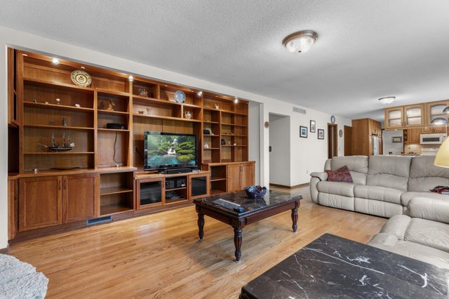 2901 Bambi Court SW, Rochester, MN 55902