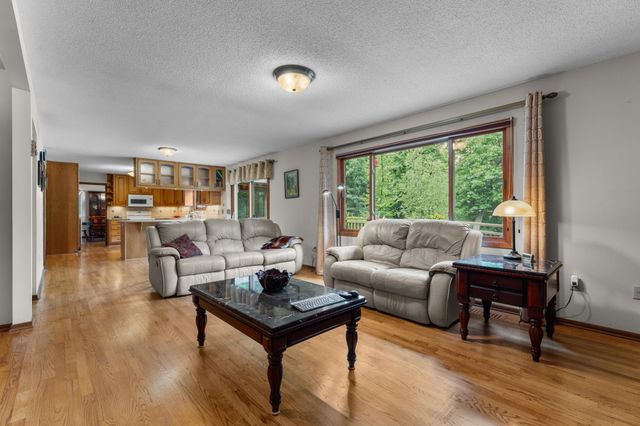 2901 Bambi Court SW, Rochester, MN 55902