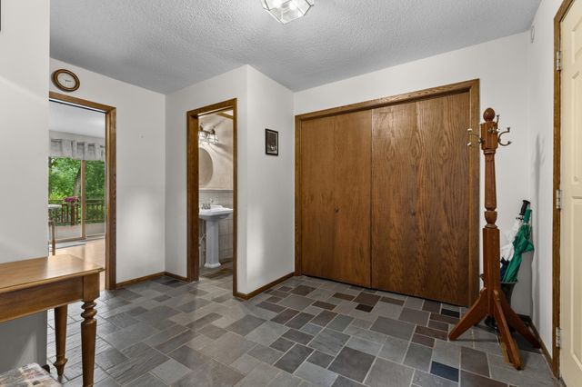 2901 Bambi Court SW, Rochester, MN 55902