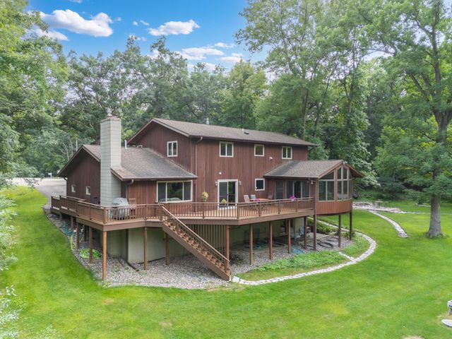 2901 Bambi Court SW, Rochester, MN 55902