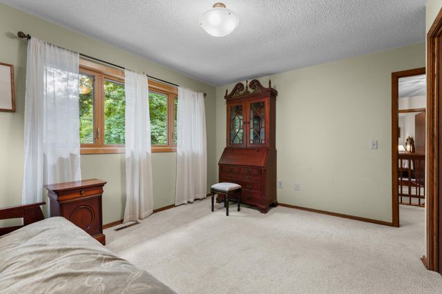 2901 Bambi Court SW, Rochester, MN 55902