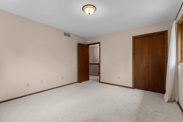 2901 Bambi Court SW, Rochester, MN 55902