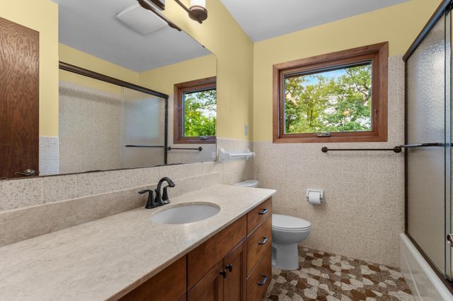 2901 Bambi Court SW, Rochester, MN 55902