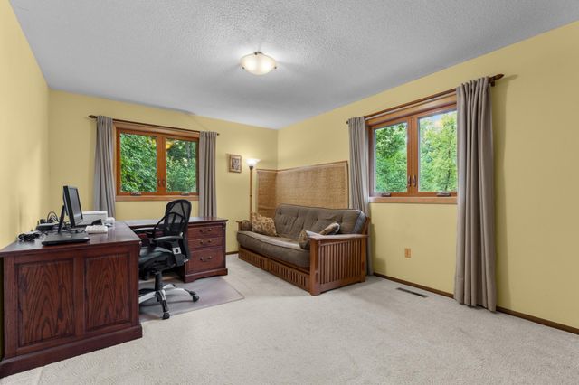 2901 Bambi Court SW, Rochester, MN 55902