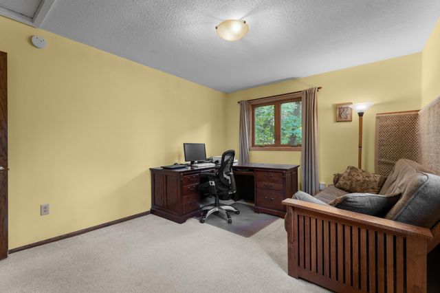 2901 Bambi Court SW, Rochester, MN 55902