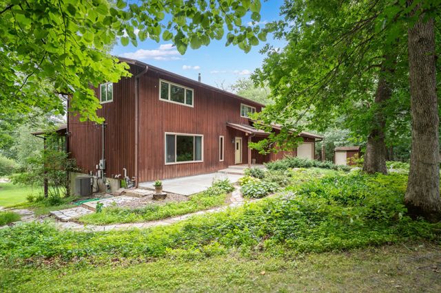 2901 Bambi Court SW, Rochester, MN 55902