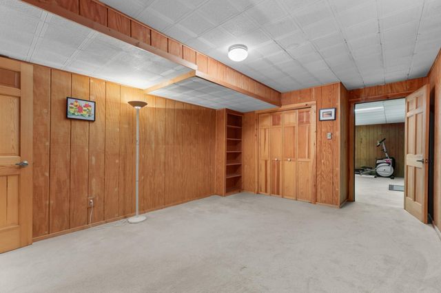 2901 Bambi Court SW, Rochester, MN 55902