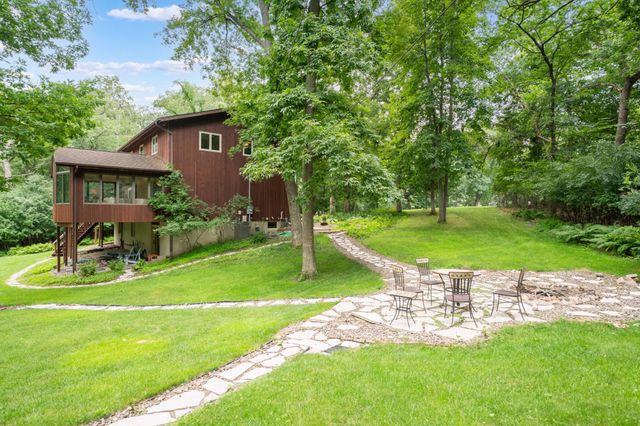 2901 Bambi Court SW, Rochester, MN 55902