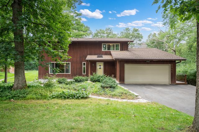 2901 Bambi Court SW, Rochester, MN 55902