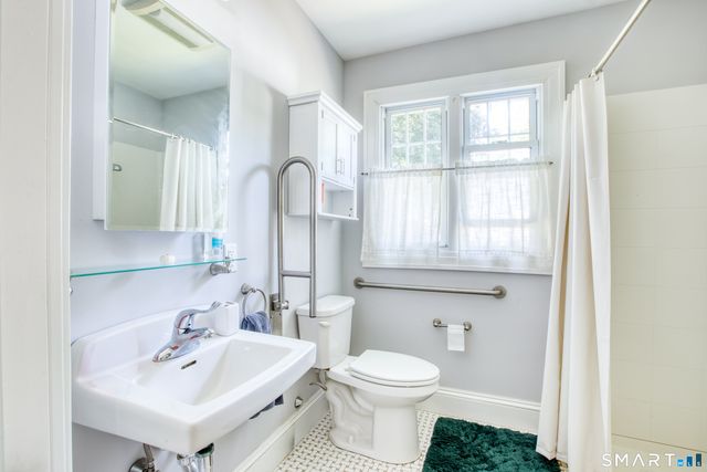 42 Thompson Street, Hamden, CT 06518