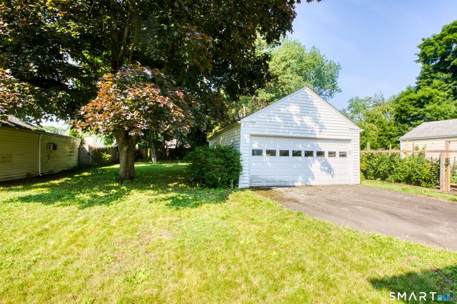 42 Thompson Street, Hamden, CT 06518