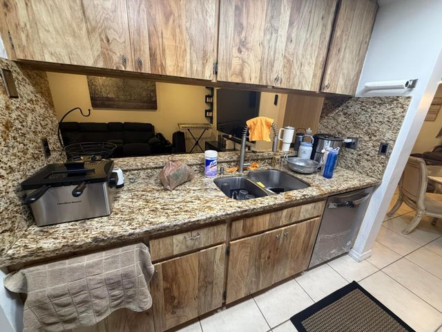 10267 Greenhouse Road L-3 C, Pembroke Pines, FL 33026