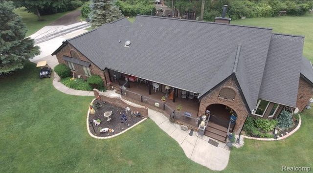 8969 Hyne Road, Brighton, MI 48114