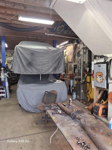 8969 Hyne Road, Brighton, MI 48114