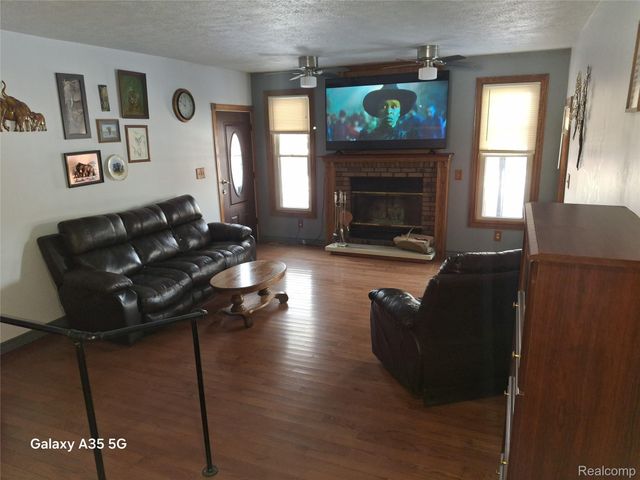 8969 Hyne Road, Brighton, MI 48114