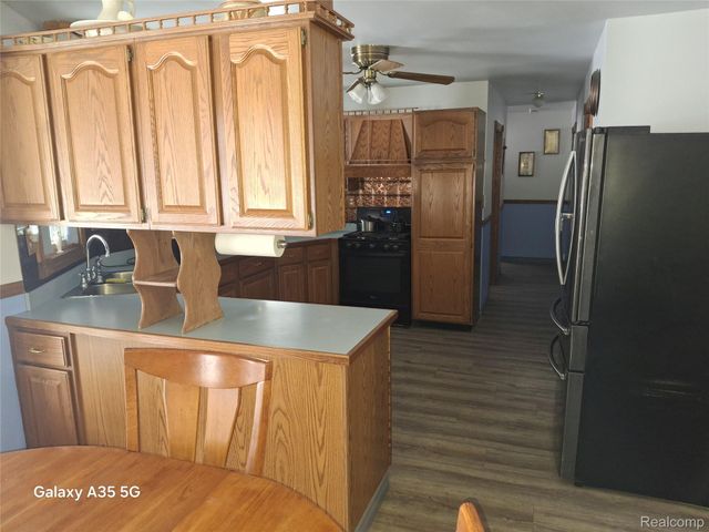 8969 Hyne Road, Brighton, MI 48114