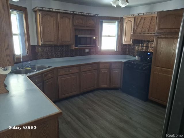 8969 Hyne Road, Brighton, MI 48114