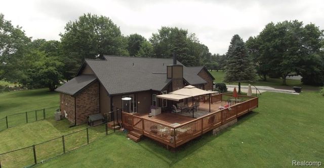 8969 Hyne Road, Brighton, MI 48114
