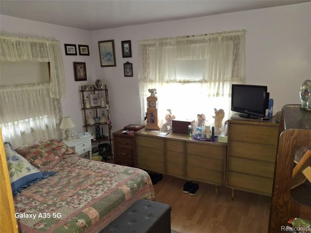 8969 Hyne Road, Brighton, MI 48114