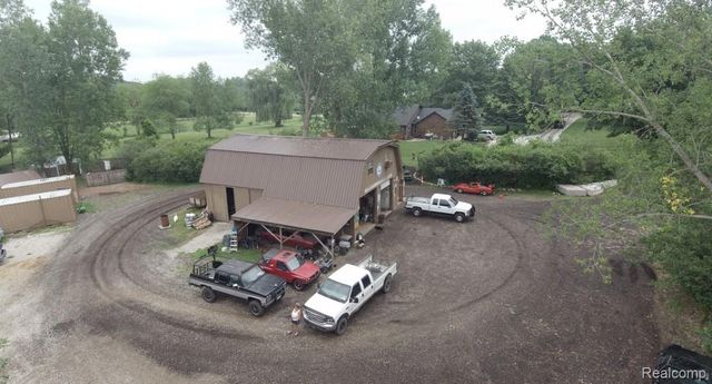 8969 Hyne Road, Brighton, MI 48114