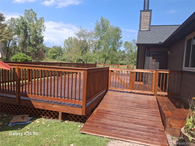 8969 Hyne Road, Brighton, MI 48114