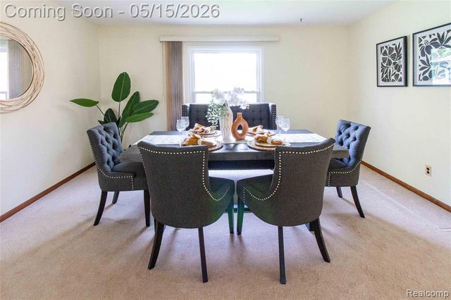 2118 Alexander Drive, Troy, MI 48083